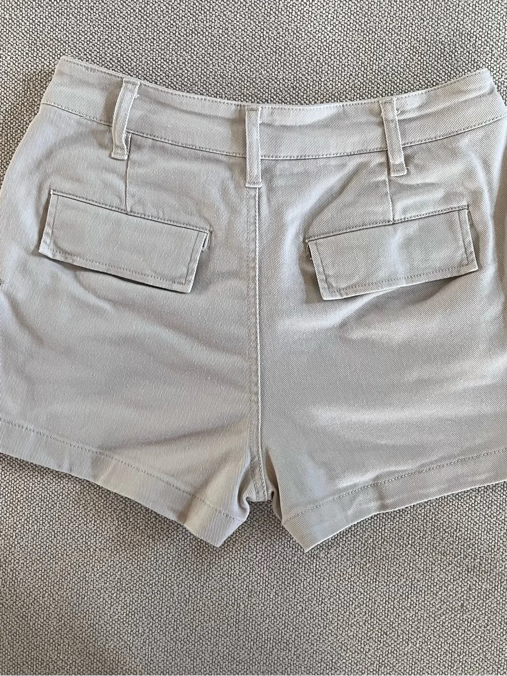 RSQ Cream Utility Cargo Shorts/Size 24 waist. Durable Cotton - Picture 6 of 12